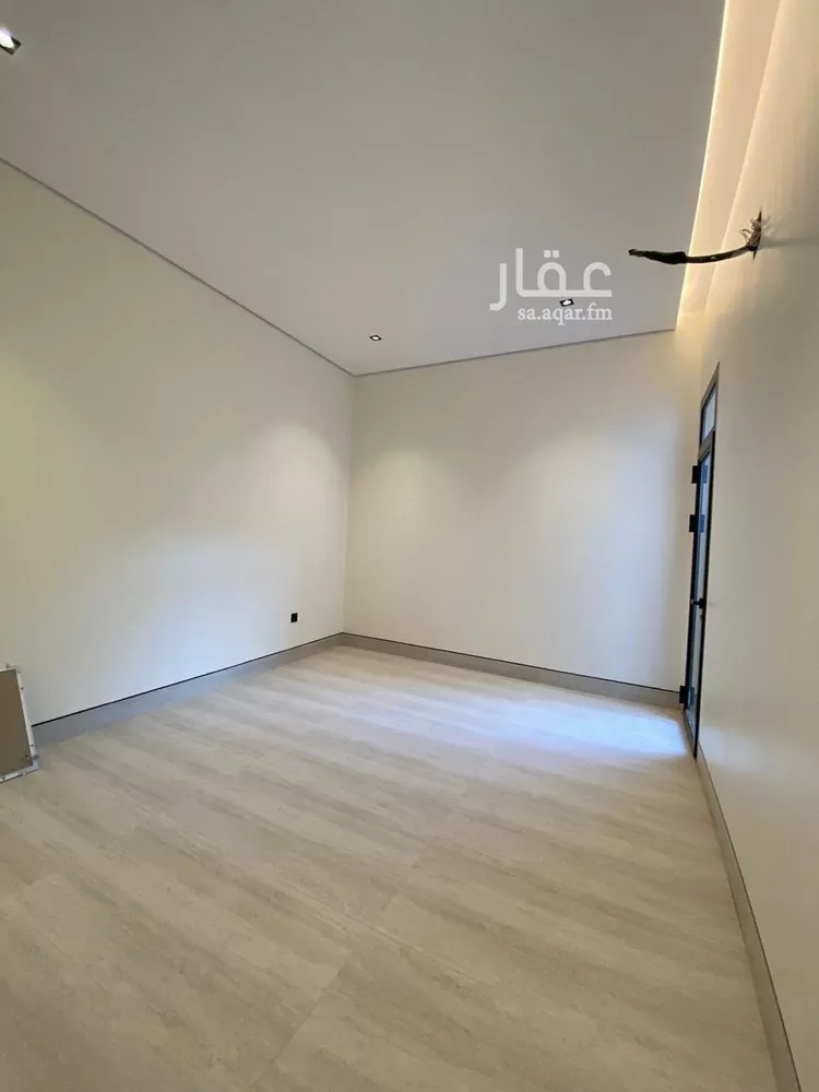 فيلا للبيع في شارع عبدالجبار بن الورد, حي المهدية, مدينة الرياض, منطقة الرياض 18