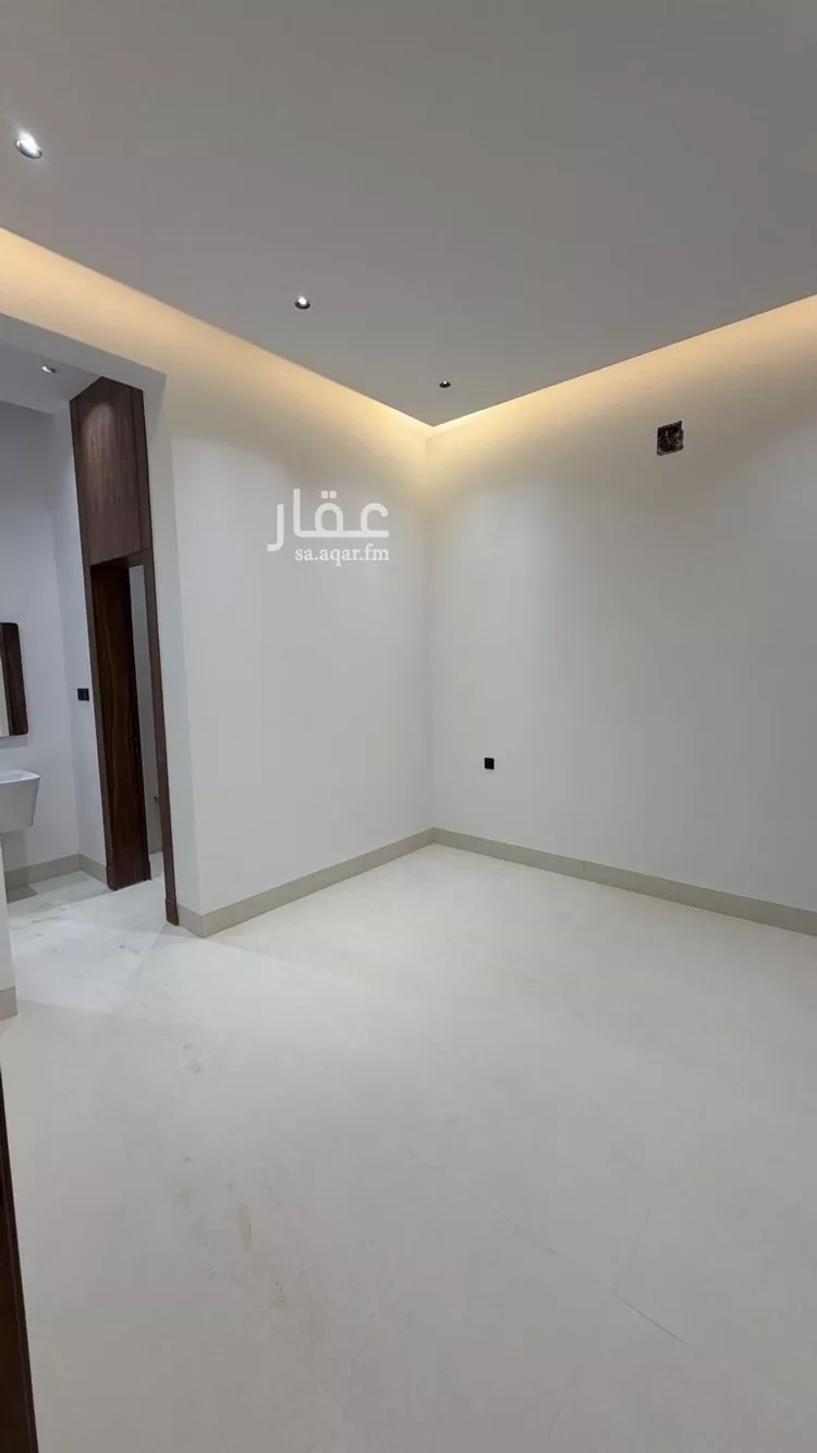 فيلا للبيع في شارع فؤاد محمد عمر توفيق, حي المهدية, مدينة الرياض, منطقة الرياض 19