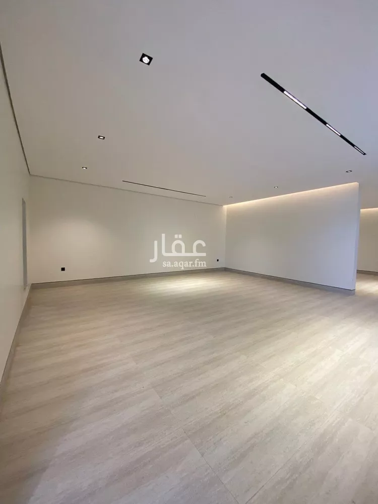 فيلا للبيع في شارع عبدالجبار بن الورد, حي المهدية, مدينة الرياض, منطقة الرياض 8