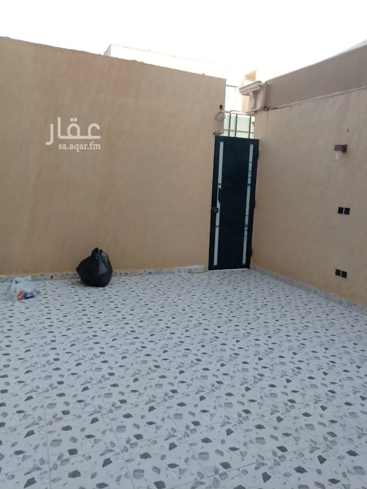 فيلا للإيجار في شارع أبي الحسن بن الصباغ, حي المعيزيلة, مدينة الرياض, منطقة الرياض 5
