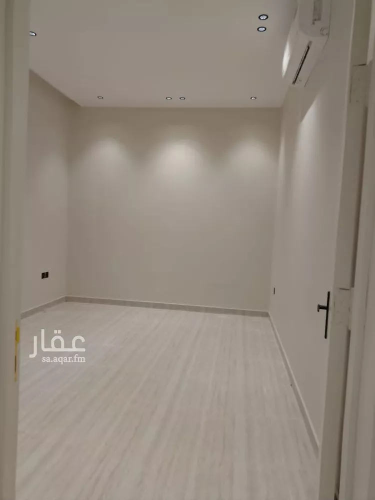 فيلا للإيجار في شارع أبي الحسن بن الصباغ, حي المعيزيلة, مدينة الرياض, منطقة الرياض 16