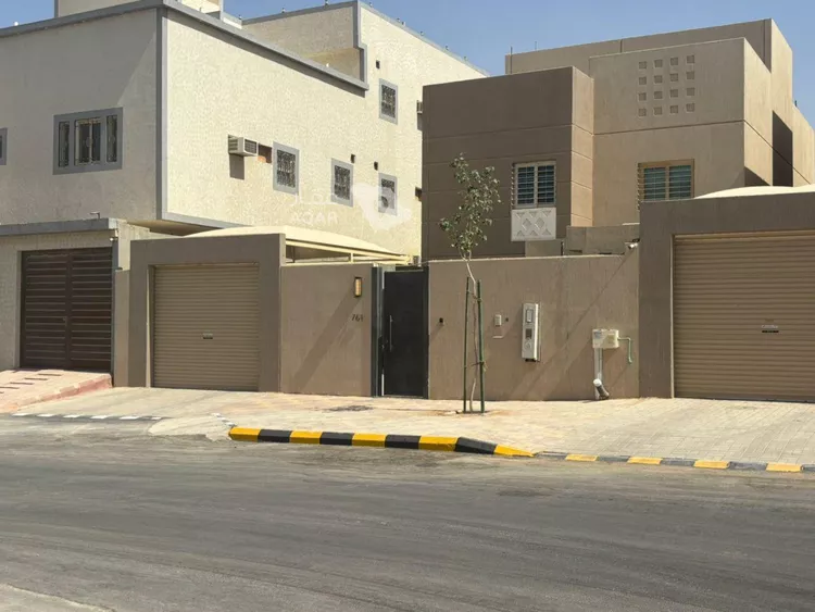 فيلا للبيع في شارع أحمد الحسباني, حي مطار الملك خالد الدولي, مدينة الرياض, منطقة الرياض