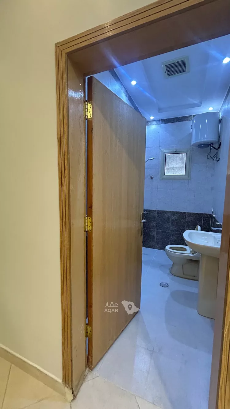 Floor for Rent in Riyadh Al Arid 13