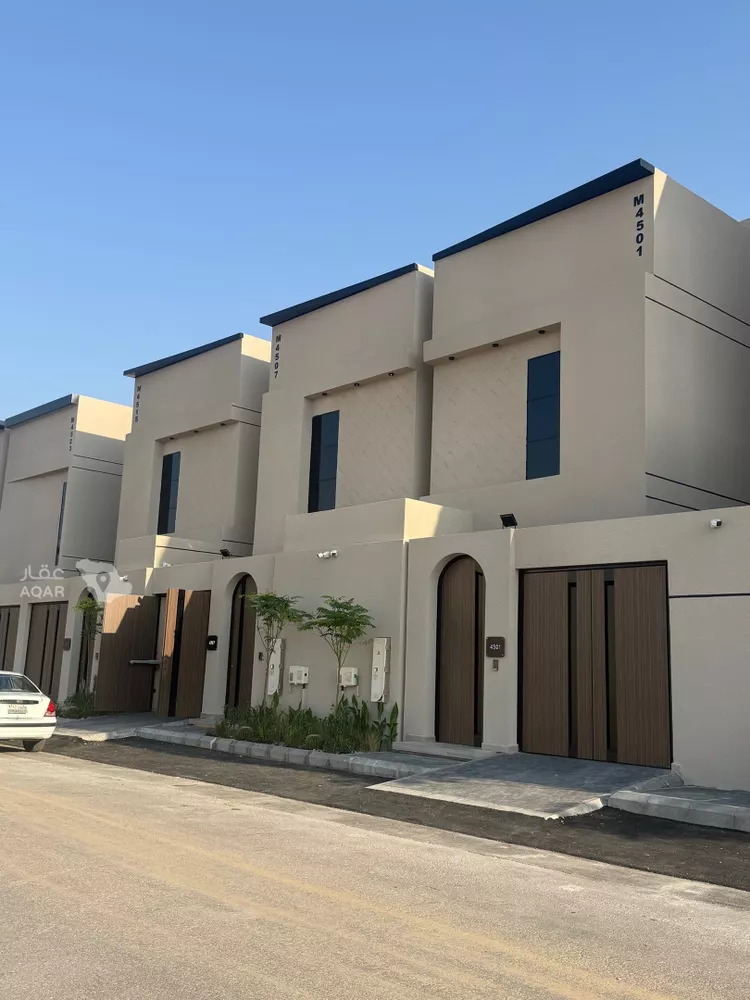 Villa for Sale in Al Hofuf Jonob Mansobi Al Taleem