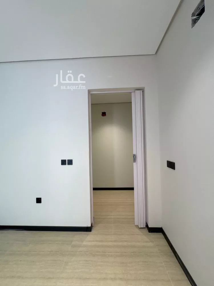 دور للبيع في شارع الطوق, حي الإزدهار, مدينة الرياض, منطقة الرياض 15