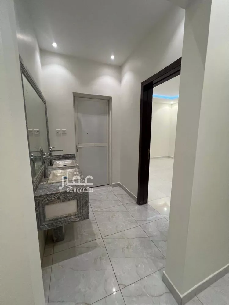 فيلا للبيع في شارع عبدالرحمن بن موسى, حي العارض, مدينة الرياض, منطقة الرياض صورة 2