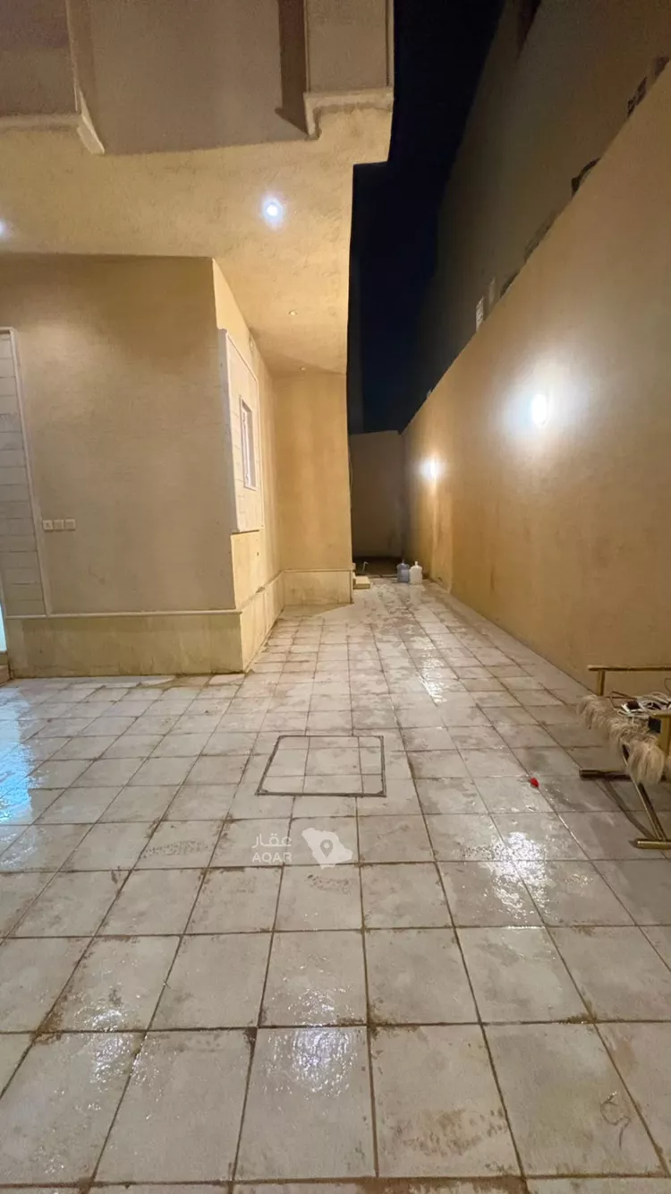 فيلا للبيع في شارع مالك بن الحارث, حي بدر, مدينة الرياض, منطقة الرياض صورة 2