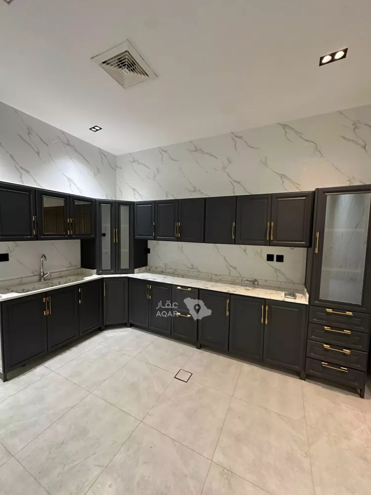 Floor for Rent in Riyadh Al Arid 8