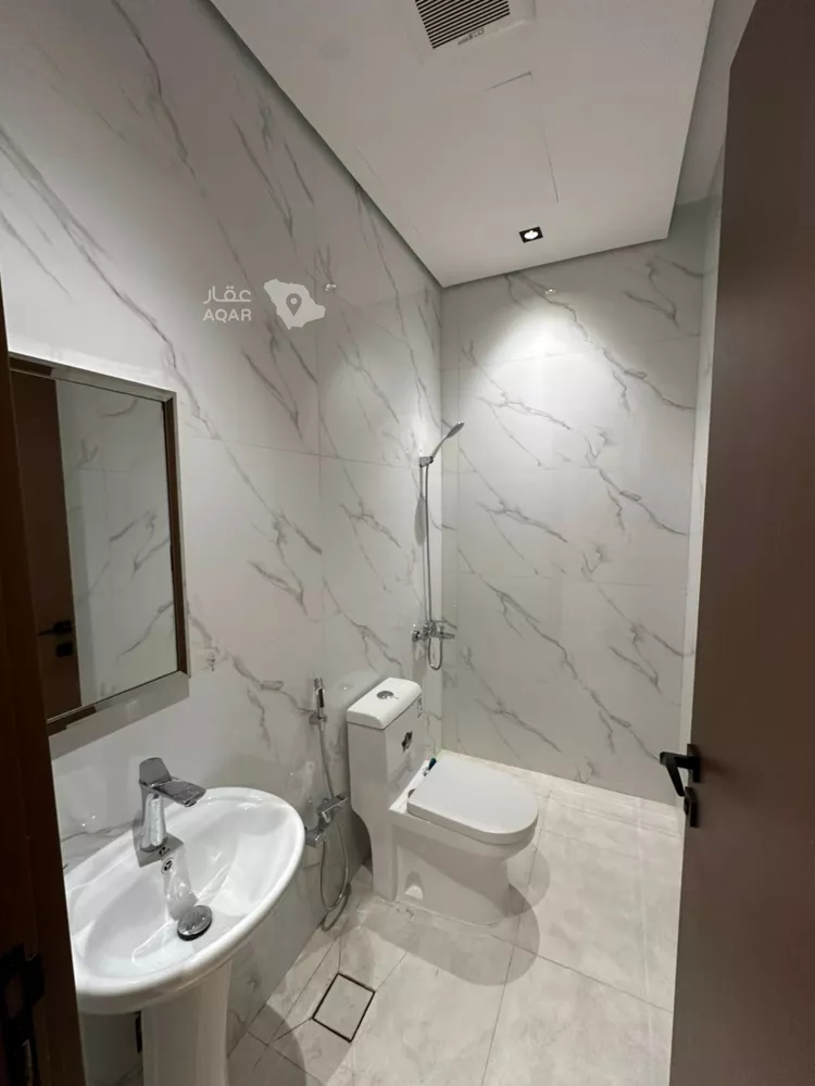 Floor for Rent in Riyadh Al Arid 3