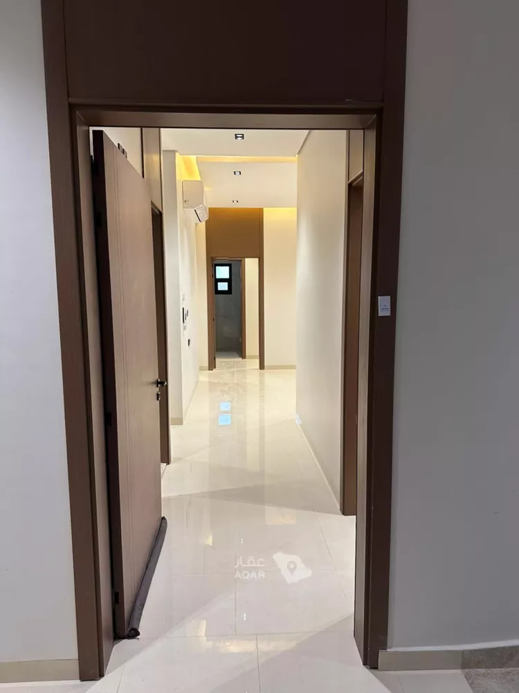 Floor for Rent in Riyadh Al Arid 11