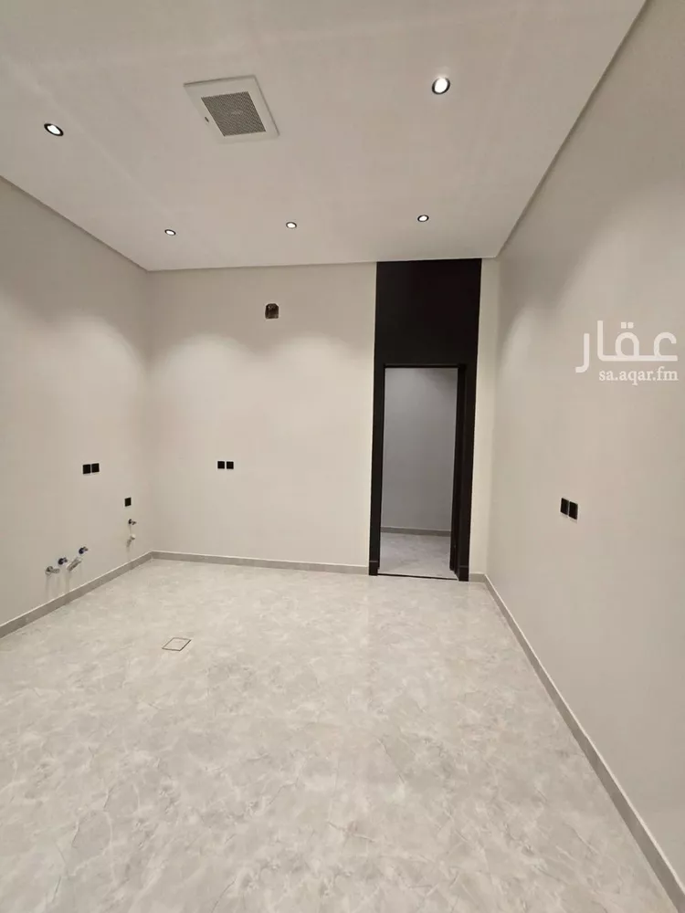 دور للبيع في شارع إسماعيل القيسي, حي عكاظ, مدينة الرياض, منطقة الرياض 11