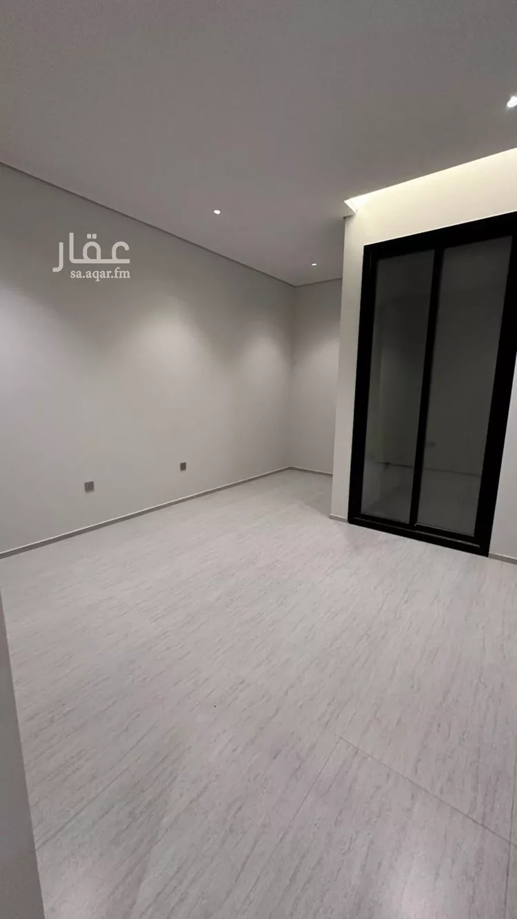 Floor for Sale in Riyadh Al Arid 9