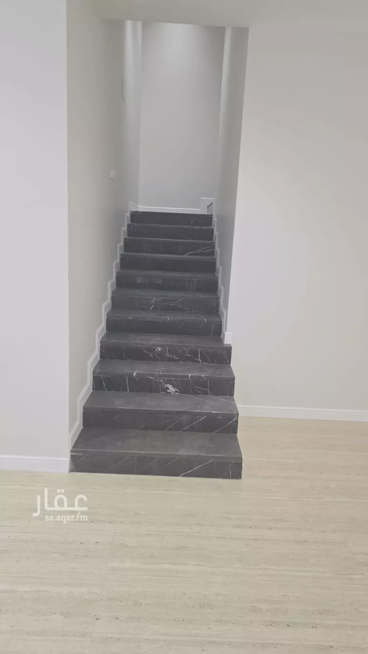 فيلا للبيع في شارع جرير بن حازم, حي الرمال, مدينة الرياض, منطقة الرياض صورة 2