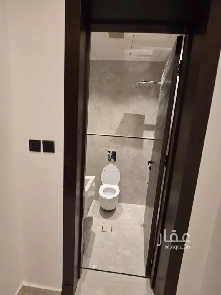 دور للبيع في شارع علي بن الحسن الخزرجي, حي عكاظ, مدينة الرياض, منطقة الرياض 15