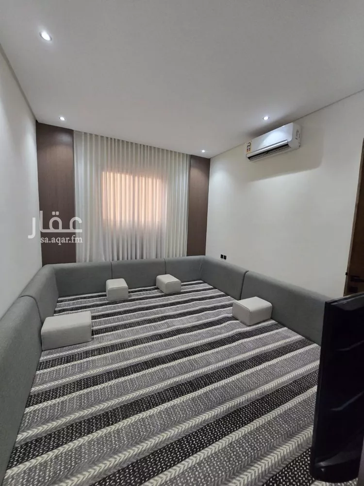 فيلا للبيع في شارع الحسن بن دينار, حي عكاظ, مدينة الرياض, منطقة الرياض صورة 4