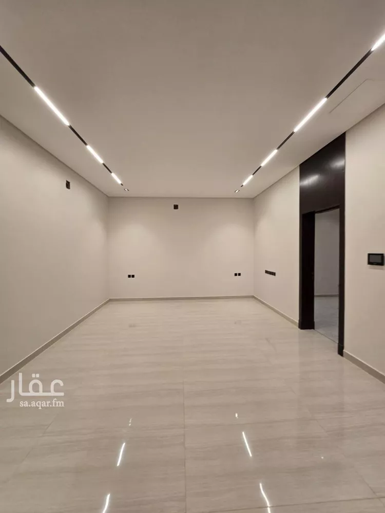 دور للبيع في شارع علي بن الحسن الخزرجي, حي عكاظ, مدينة الرياض, منطقة الرياض 7