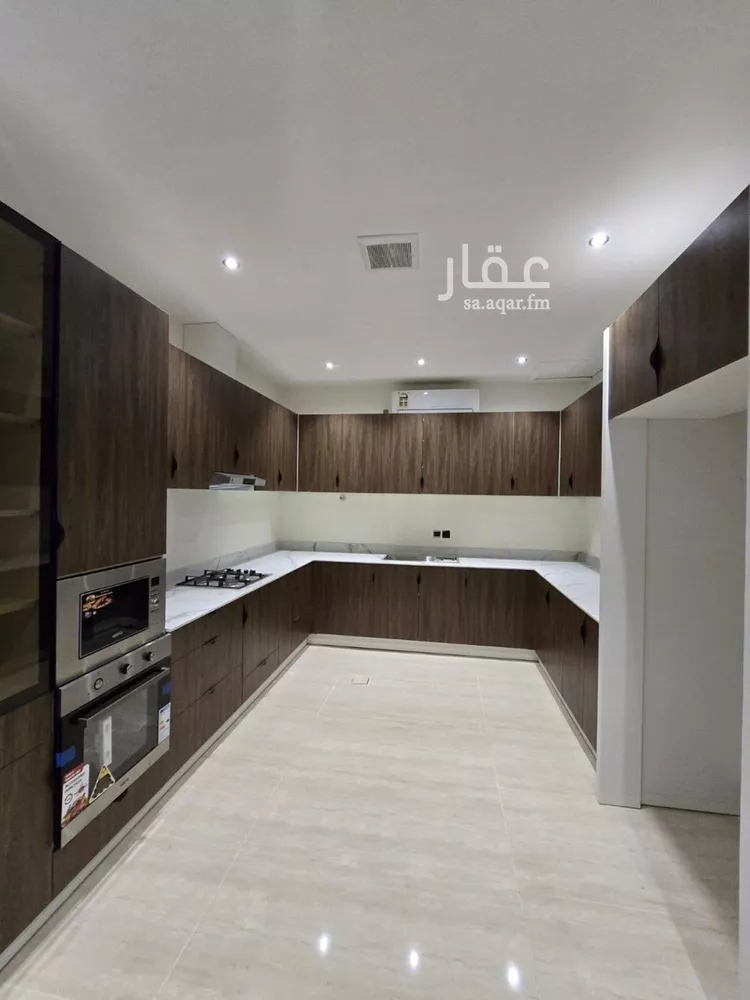 فيلا للبيع في شارع الحسن بن دينار, حي عكاظ, مدينة الرياض, منطقة الرياض 10