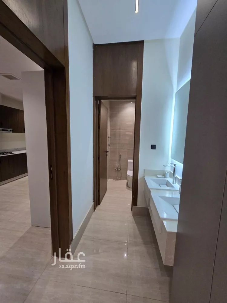 فيلا للبيع في شارع الحسن بن دينار, حي عكاظ, مدينة الرياض, منطقة الرياض 13