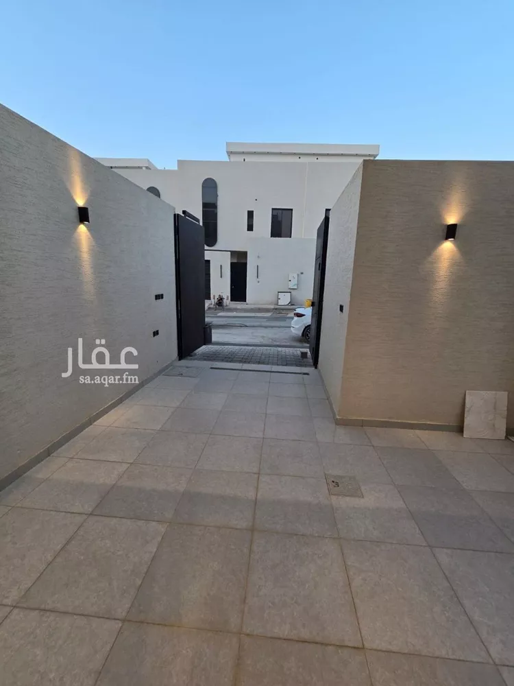 دور للبيع في شارع علي بن الحسن الخزرجي, حي عكاظ, مدينة الرياض, منطقة الرياض صورة 3