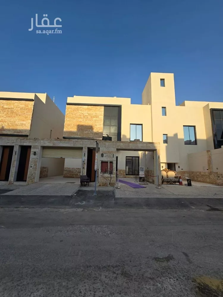 فيلا للبيع في شارع الحسن بن دينار, حي عكاظ, مدينة الرياض, منطقة الرياض صورة 2