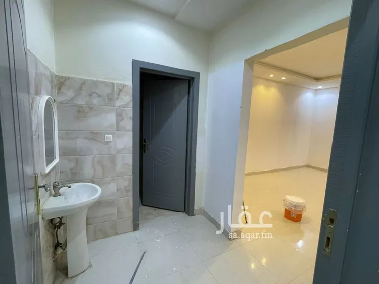 فيلا للإيجار في شارع خالد بن زهير الهذلي, حي بدر, مدينة الرياض, منطقة الرياض صورة 3