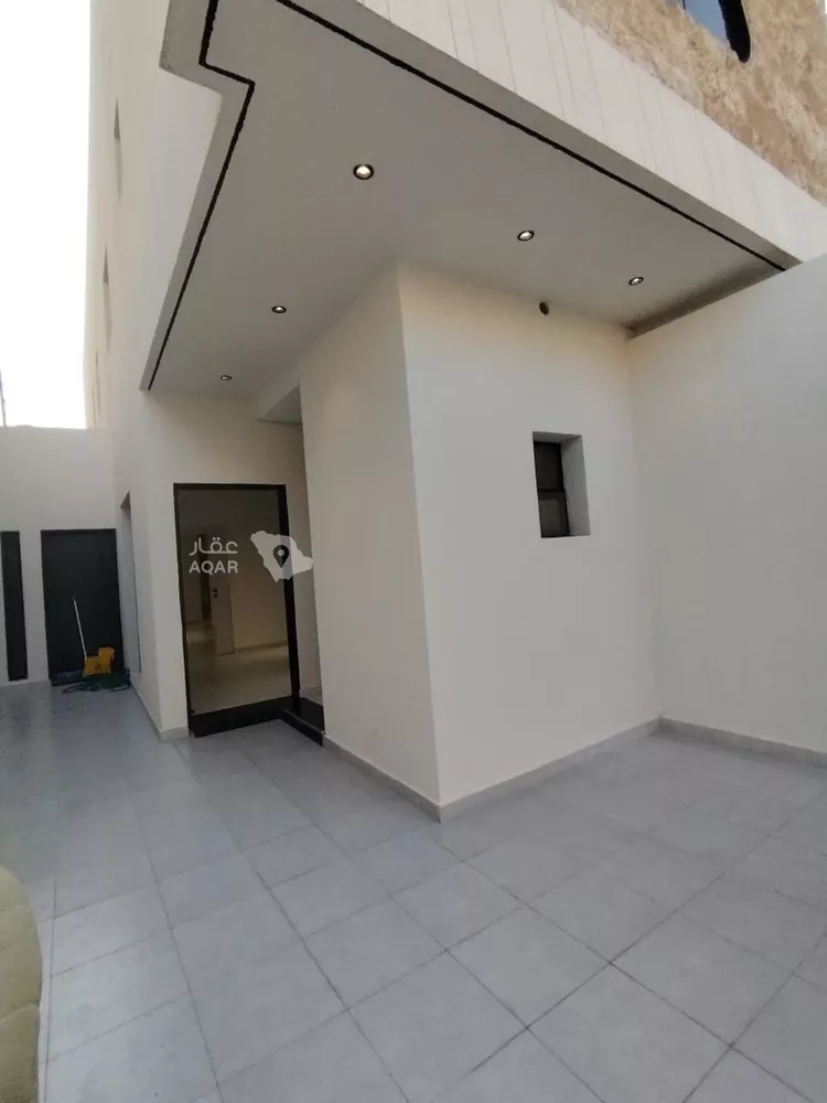 Floor for Sale in Riyadh Ad Duraihimiyah 2