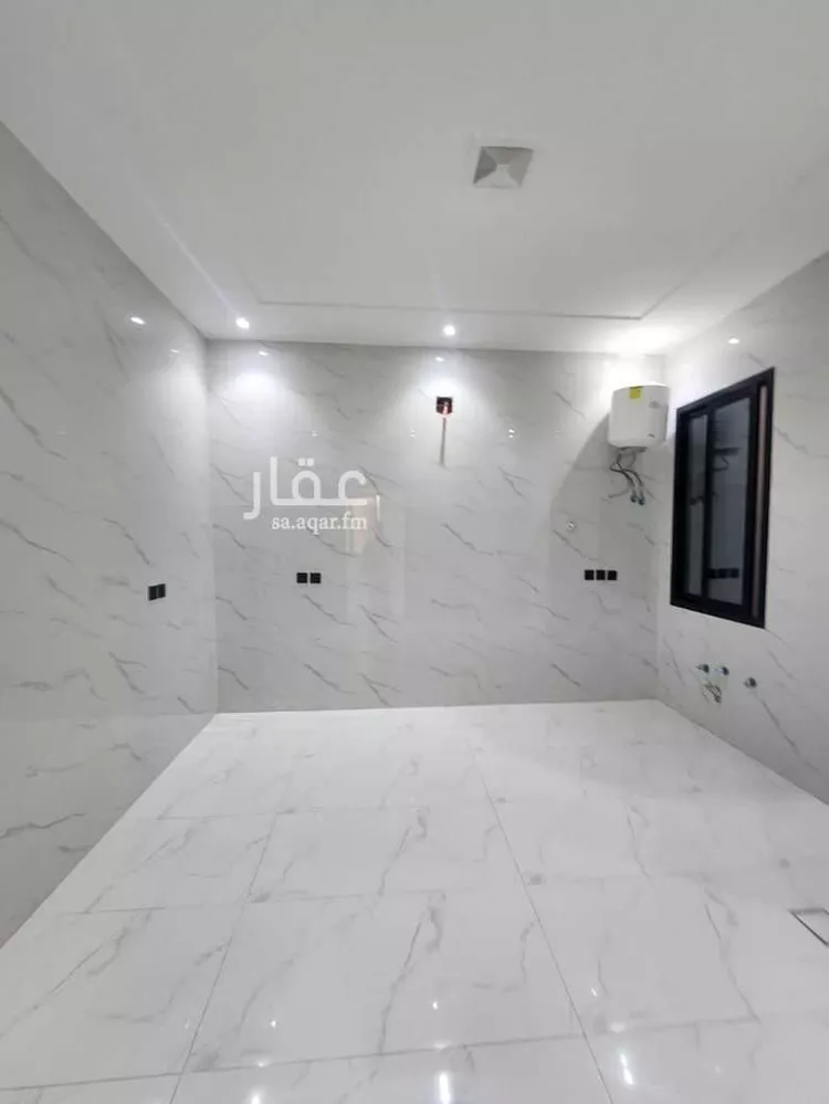 دور للبيع في شارع أم أيمن المحدثة, حي العريجاء الغربي, مدينة الرياض, منطقة الرياض 12