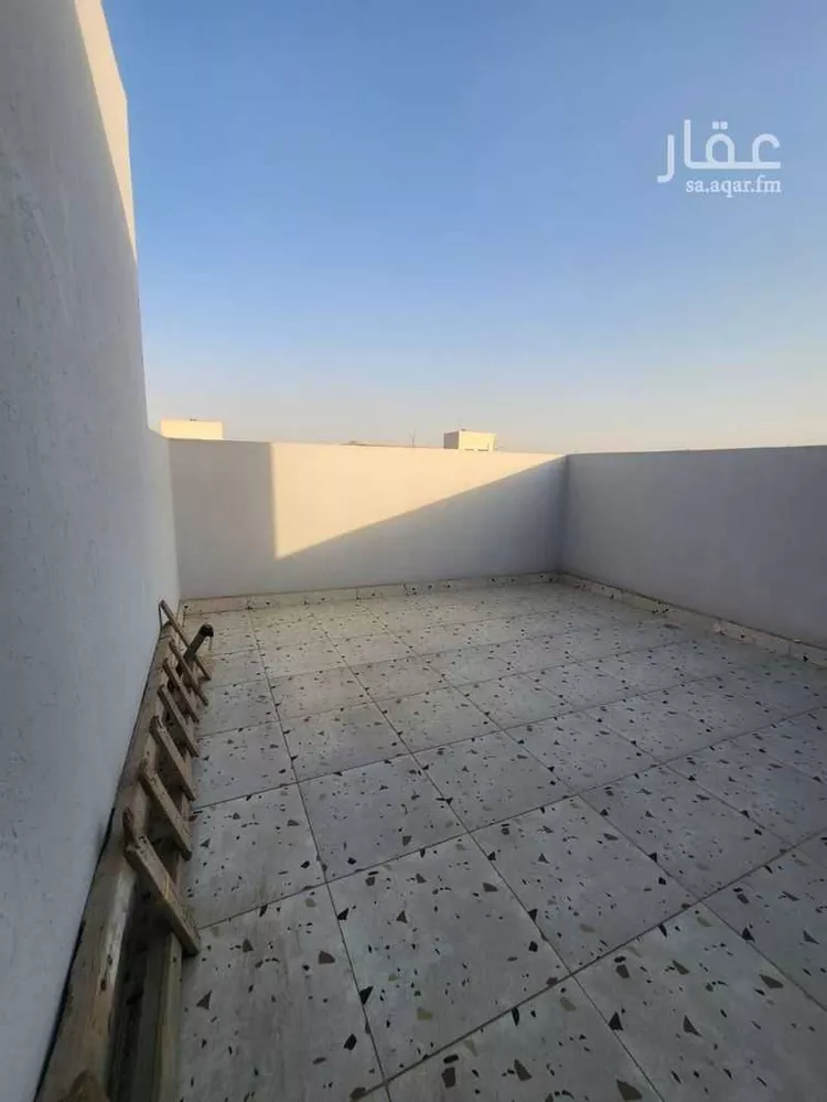 دور للبيع في شارع أم أيمن المحدثة, حي العريجاء الغربي, مدينة الرياض, منطقة الرياض 13