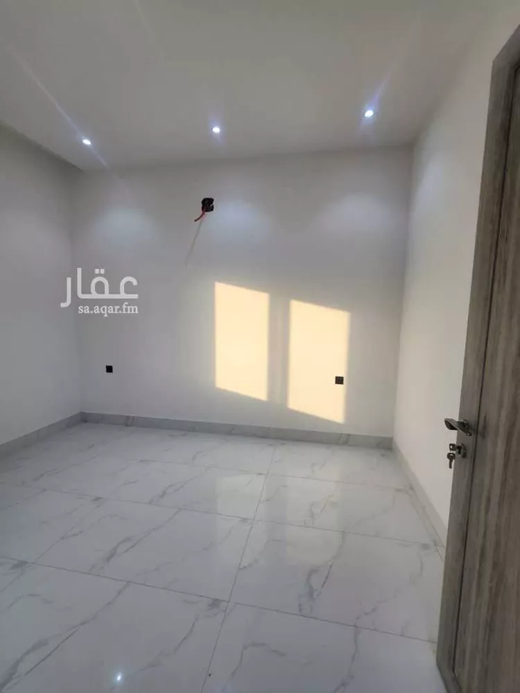 دور للبيع في شارع أم أيمن المحدثة, حي العريجاء الغربي, مدينة الرياض, منطقة الرياض 15