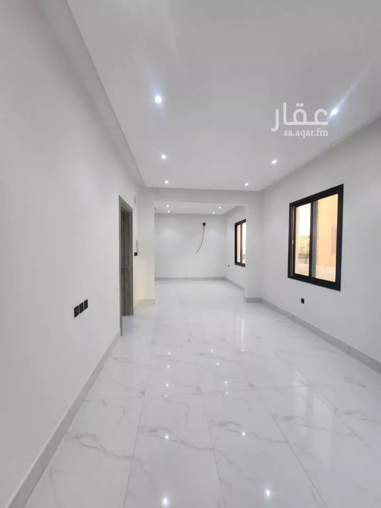 دور للبيع في شارع أم أيمن المحدثة, حي العريجاء الغربي, مدينة الرياض, منطقة الرياض 14