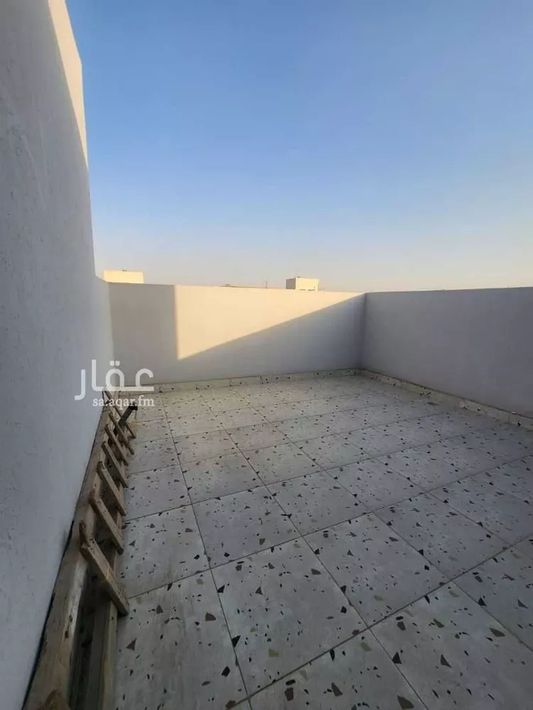 دور للبيع في شارع أم أيمن المحدثة, حي العريجاء الغربي, مدينة الرياض, منطقة الرياض 18