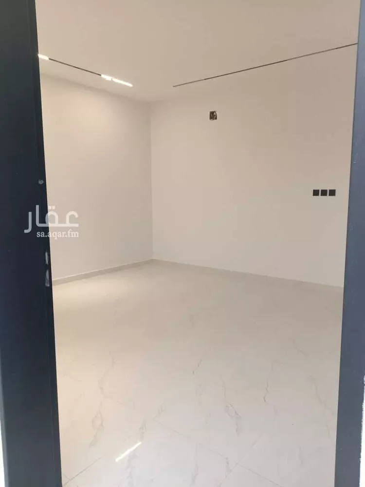 دور للبيع في شارع مرزوقي الجاوه, حي العوالي, مدينة الرياض, منطقة الرياض 9