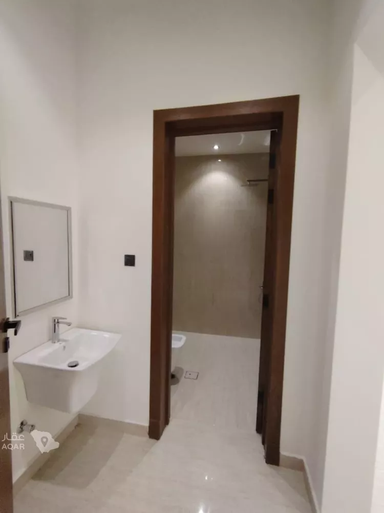 Floor for Sale in Riyadh Tuwaiq 8