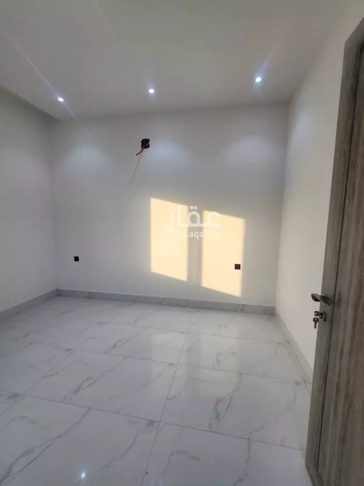 دور للبيع في شارع أم أيمن المحدثة, حي العريجاء الغربي, مدينة الرياض, منطقة الرياض 14