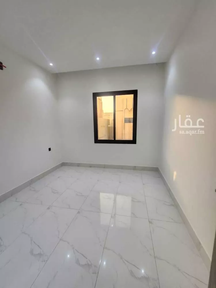 دور للبيع في شارع أم أيمن المحدثة, حي العريجاء الغربي, مدينة الرياض, منطقة الرياض 7