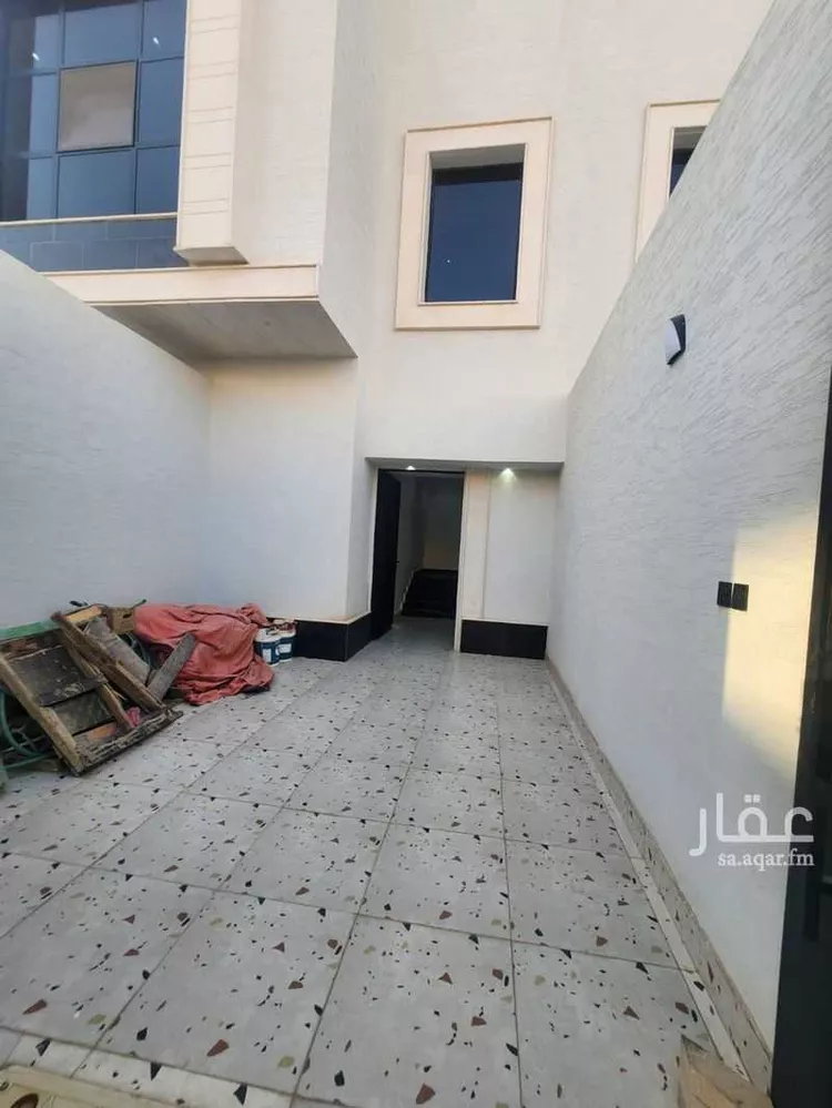 Floor for Sale in Riyadh Al Uraija Al Gharbiyah صورة 2
