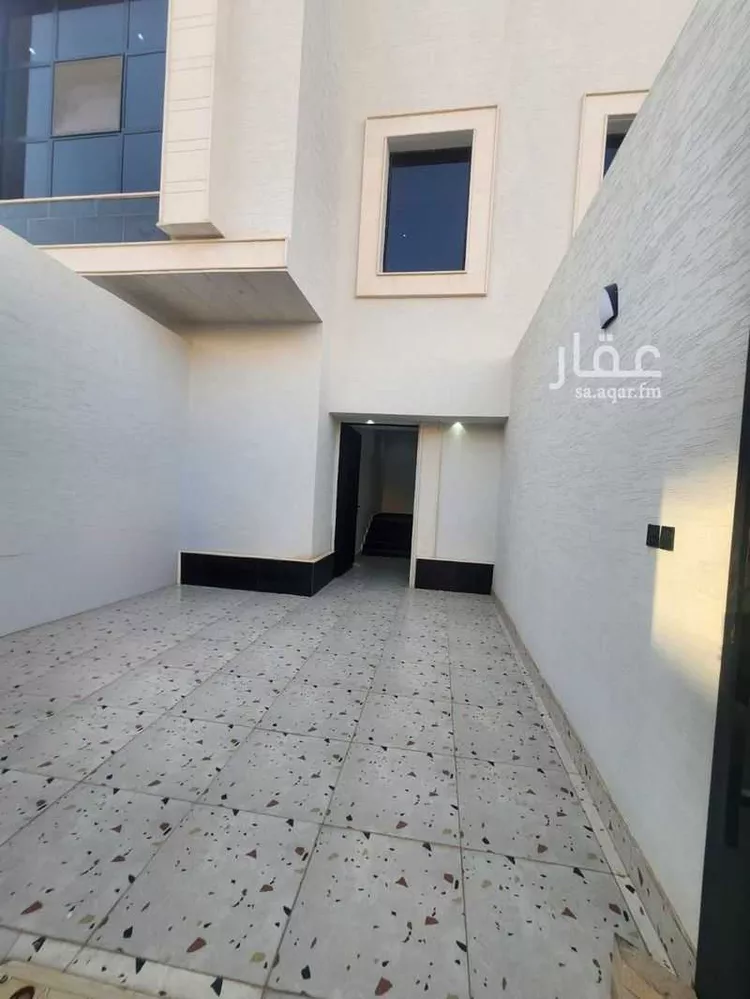 Floor for Sale in Riyadh Al Uraija Al Gharbiyah صورة 3