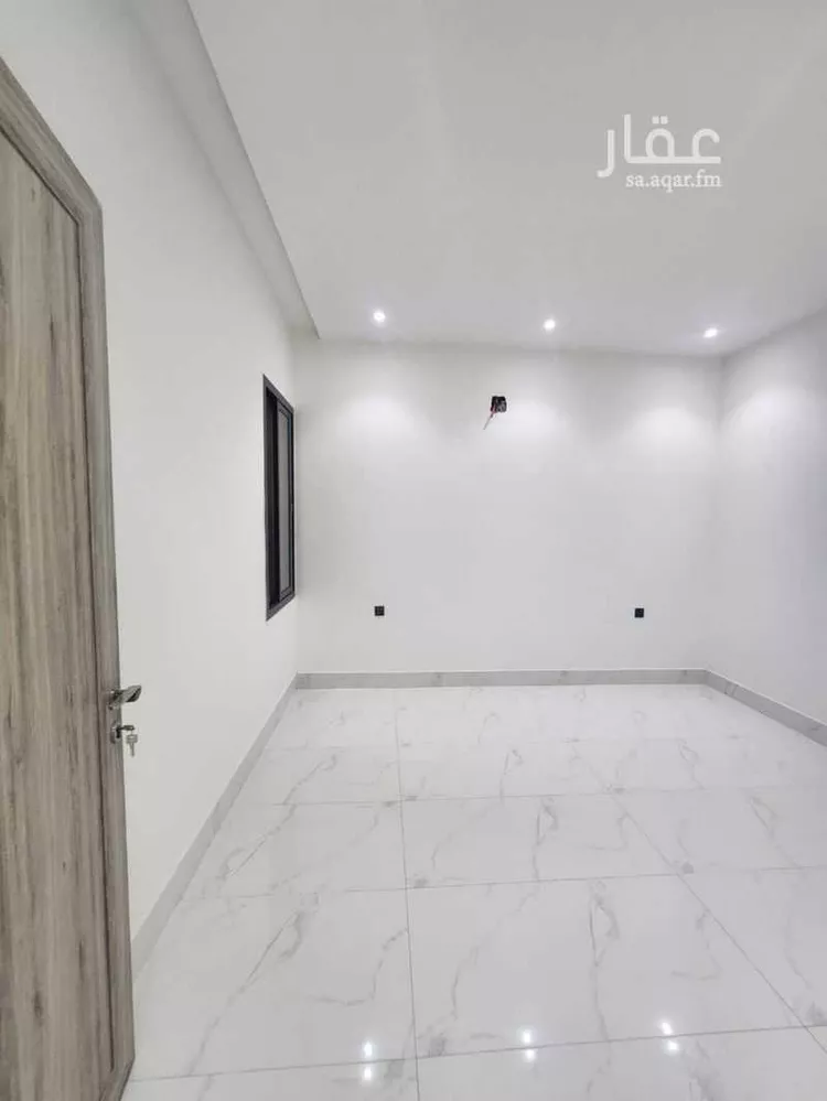 دور للبيع في شارع أم أيمن المحدثة, حي العريجاء الغربي, مدينة الرياض, منطقة الرياض 13