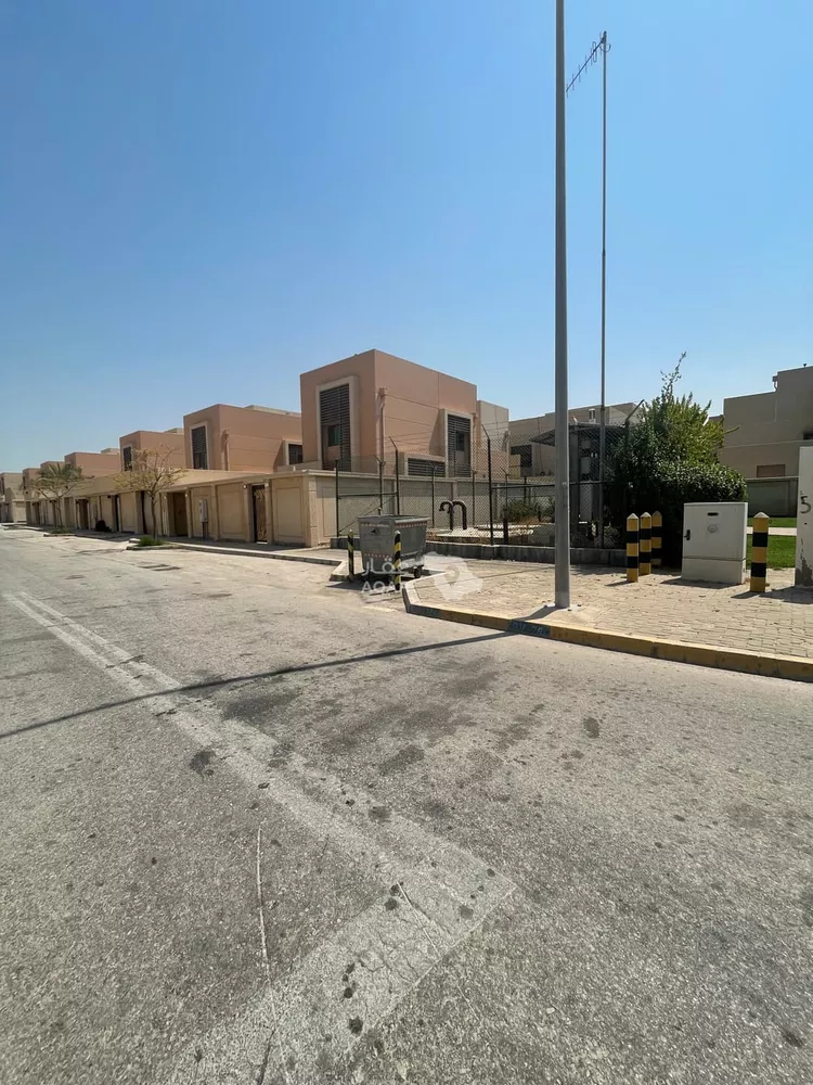 Villa for Sale in Al Jubail Galmodah