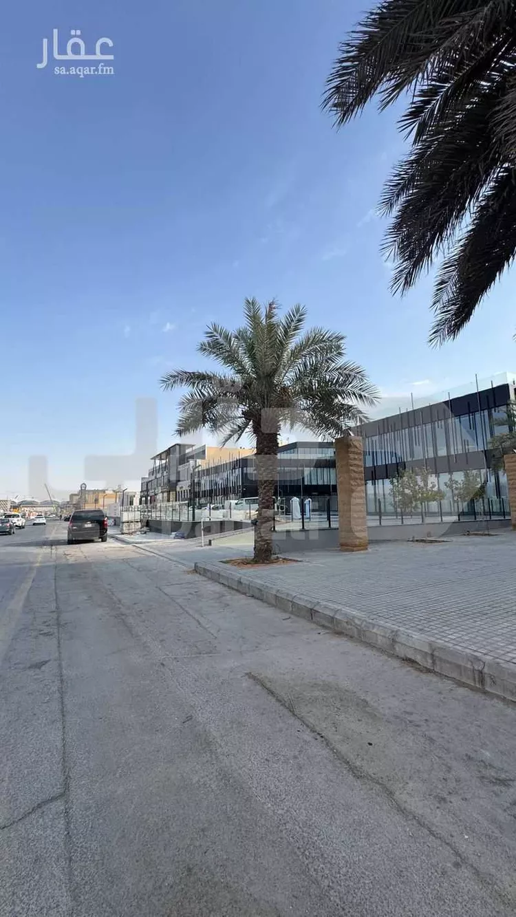 مجمع للإيجار في شارع الملك عبدالعزيز ابن عبدالرحمن سعود, حي الربيع, مدينة الرياض, منطقة الرياض