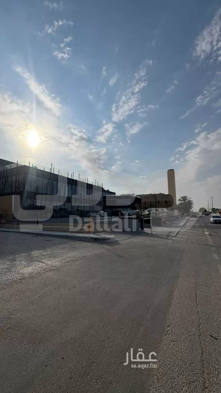 مجمع للإيجار في شارع الملك عبدالعزيز ابن عبدالرحمن سعود, حي الربيع, مدينة الرياض, منطقة الرياض صورة 2