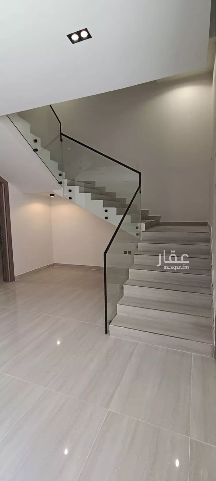فيلا للبيع في شارع الاعتماد, حي الأمواج, مدينة الخبر, المنطقة الشرقية 8