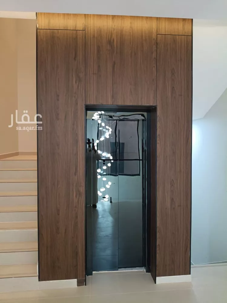 فيلا للبيع في شارع الاخلاص, حي الصواري, مدينة الخبر, المنطقة الشرقية 7