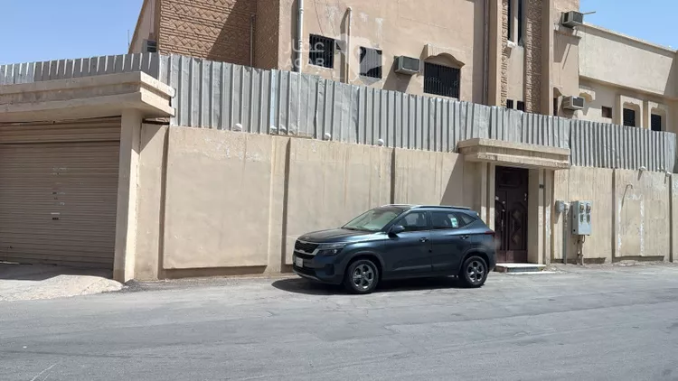 Villa for Sale in Riyadh Al Uraija Al Wusta 2