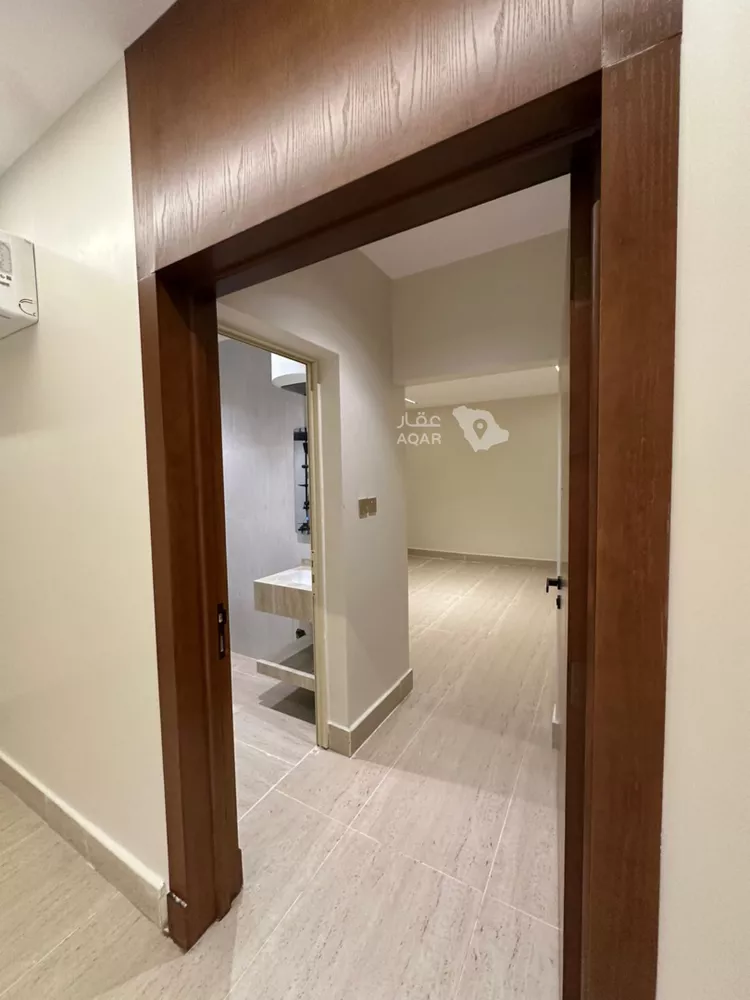 شقة للإيجار في شارع ابن بركة, حي العريجاء الأوسط, مدينة الرياض, منطقة الرياض 5