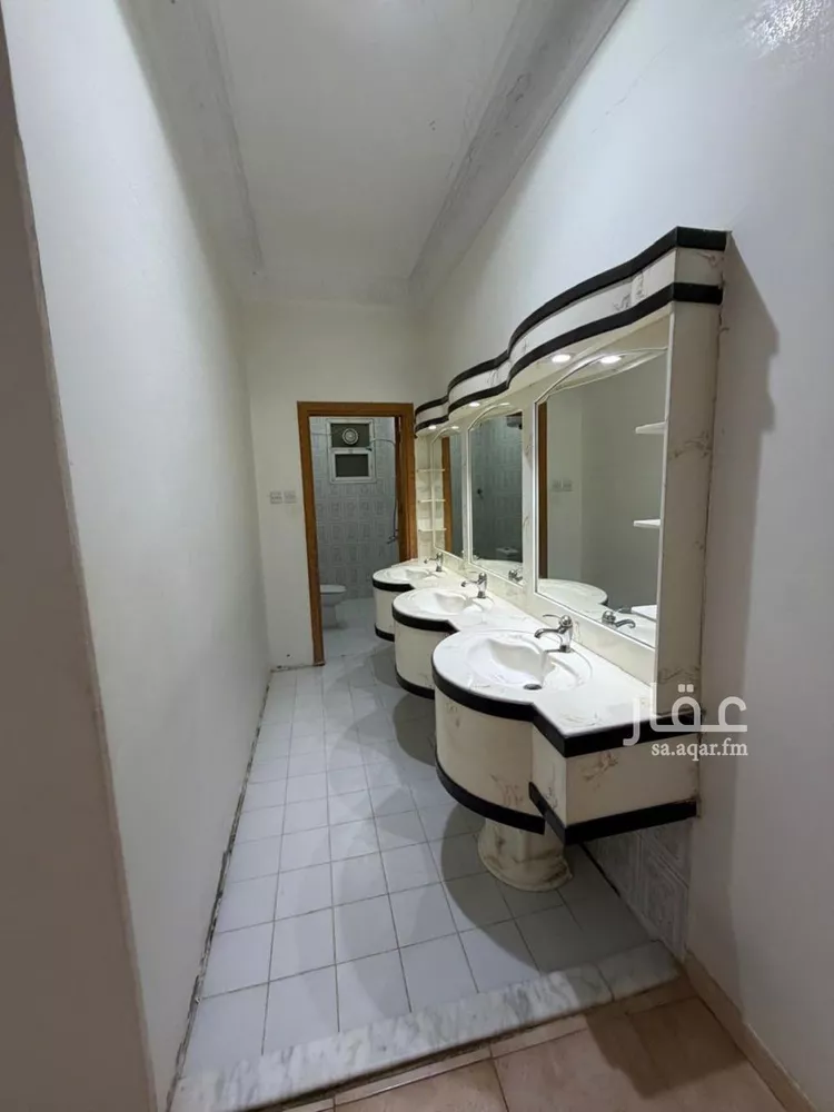 Villa for Sale in Riyadh Al Yarmouk 7