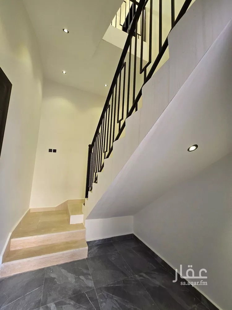 Floor for Sale in Riyadh Okaz صورة 4