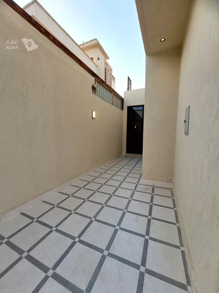 Floor for Sale in Riyadh Sultanah 7