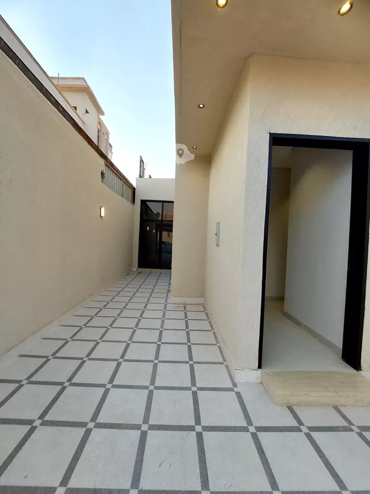 Floor for Sale in Riyadh Sultanah 3