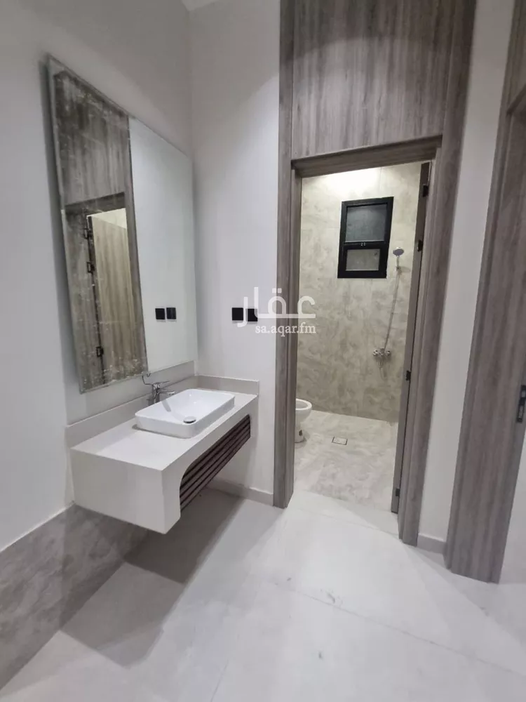 Floor for Sale in Riyadh Okaz 12